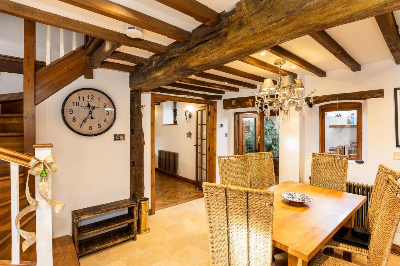 Granary Cottage - Luxury Barn Conversion Weston Subedge Экстерьер фото