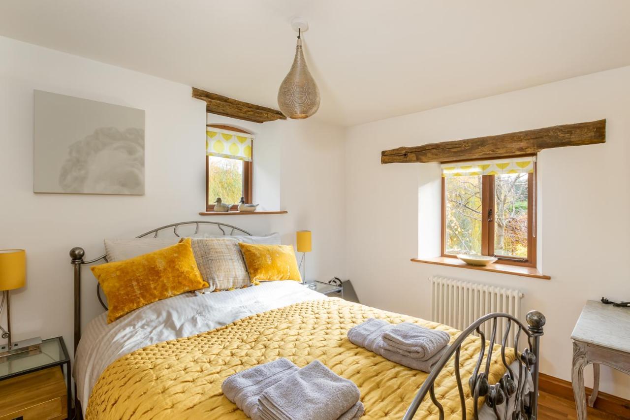 Granary Cottage - Luxury Barn Conversion Weston Subedge Экстерьер фото