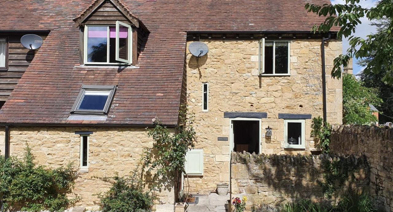 Granary Cottage - Luxury Barn Conversion Weston Subedge Экстерьер фото